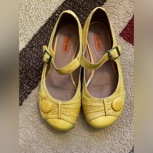 Miz Mooz Dulce yellow leather size 8 mary jane flats